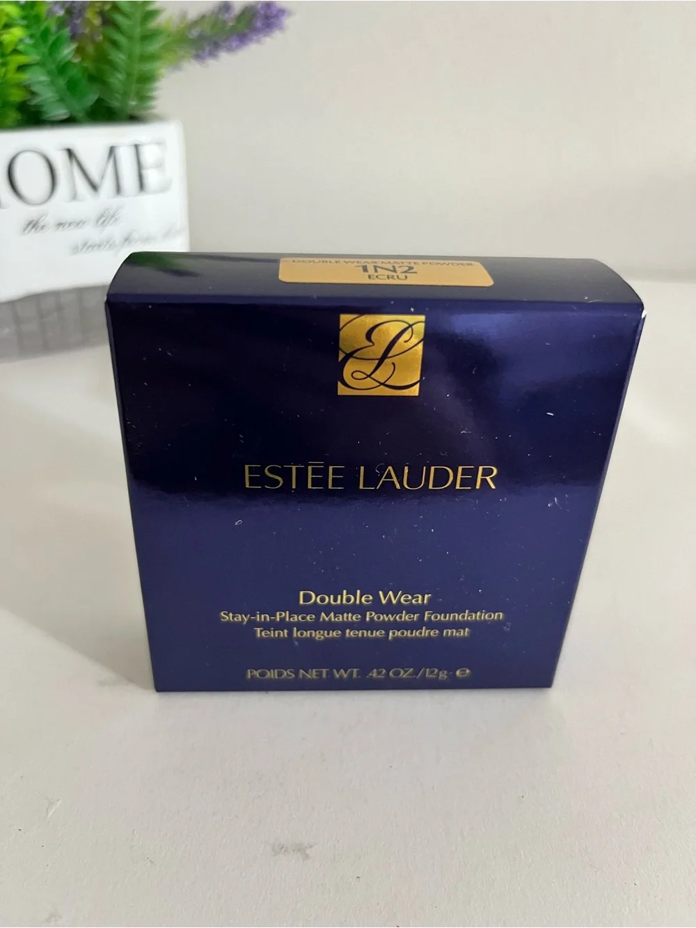1N2 Ecru~ Estée Lauder Double Wear Stay-in-Place Matte Powder Foundation, 12 g